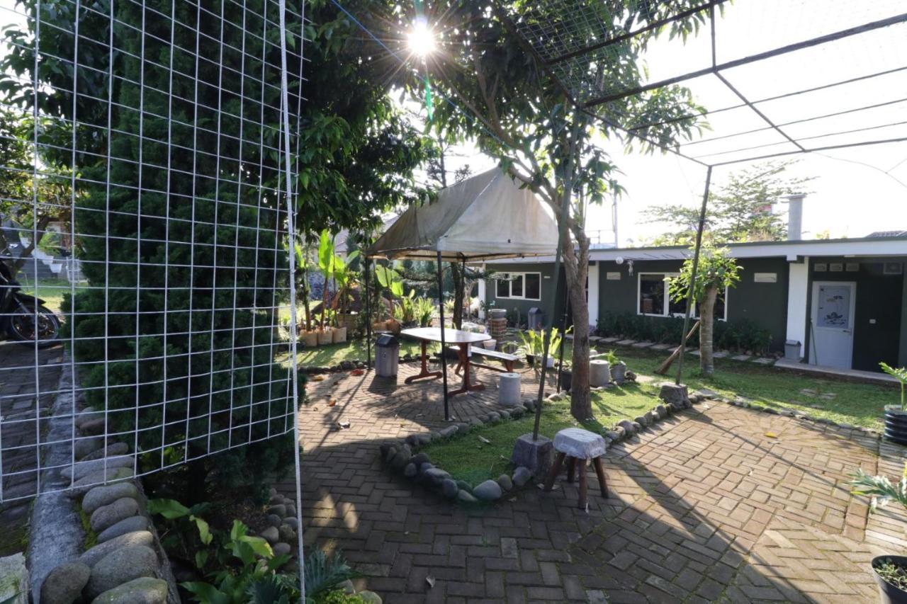 Lembur Incu Syariah Villa & Resto Lembang Exterior foto